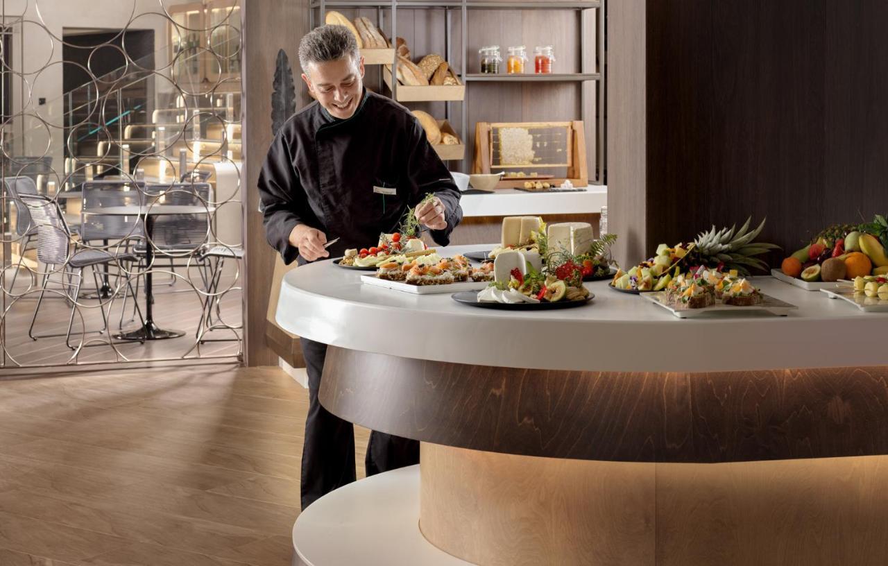 Nautilux Rethymno By Mage Hotels ภายนอก รูปภาพ A chef at work